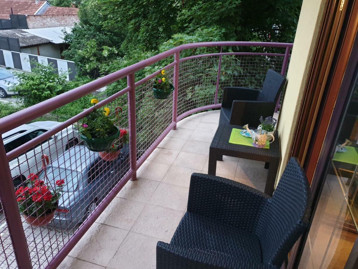 Lux Apartman Cacak Exterior photo